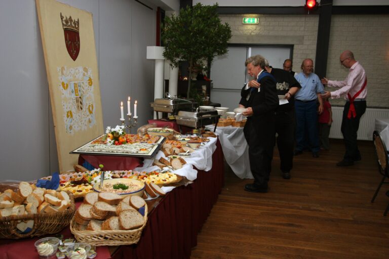 Buffet in de zaal van De Holle Eik